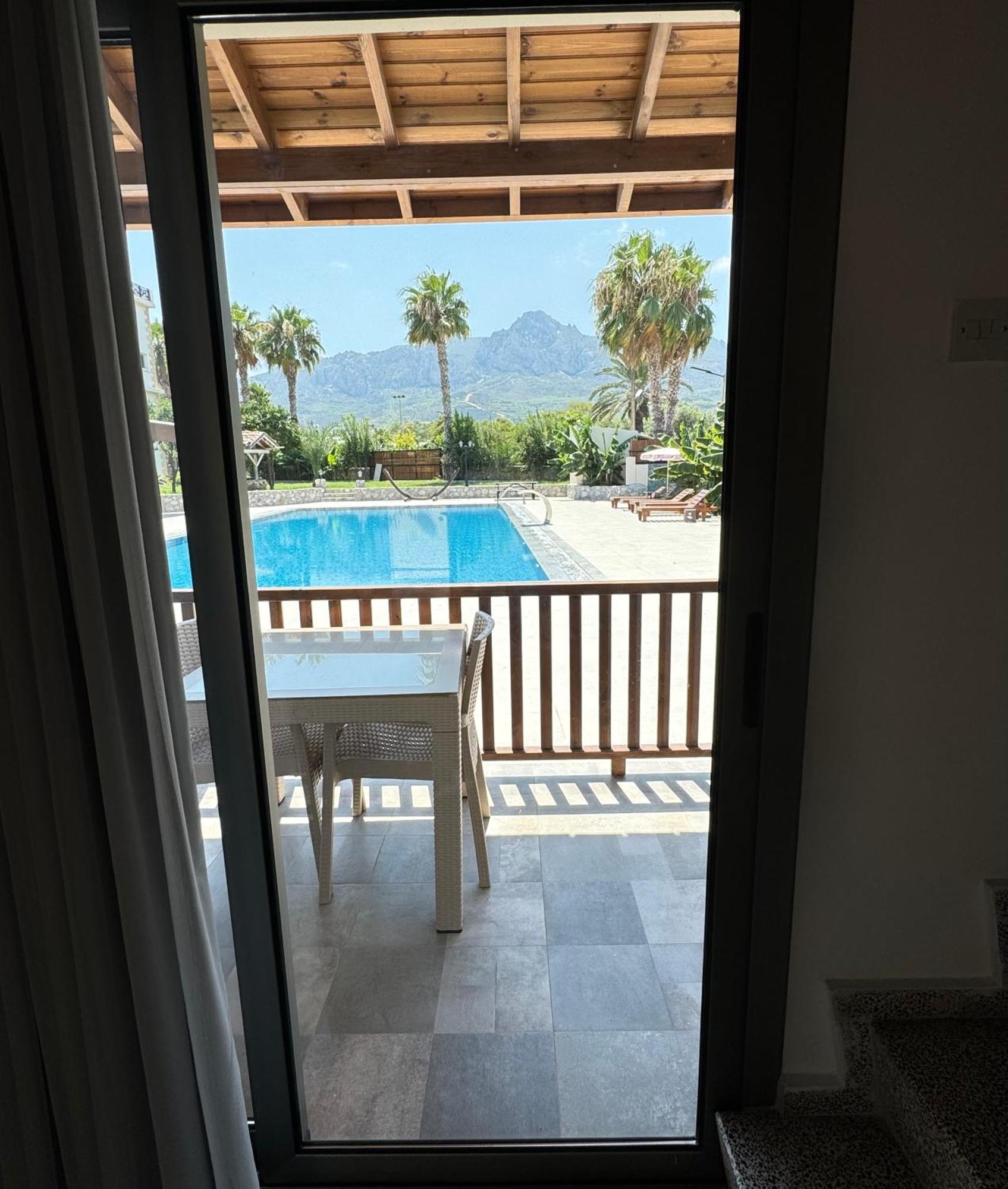 The Horse Farm Hotel Agios Georgios  Eksteriør billede